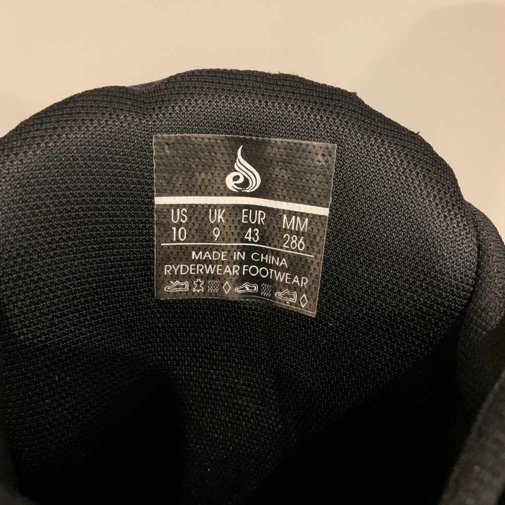 RYDERWEAR SHOES SIZE 10. Amazing condition.